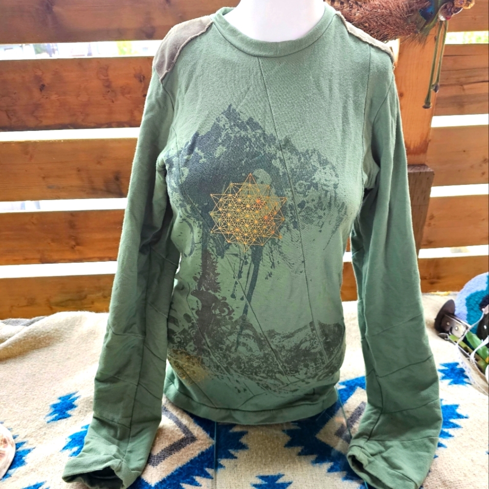 Nektar Designs Green Pullover